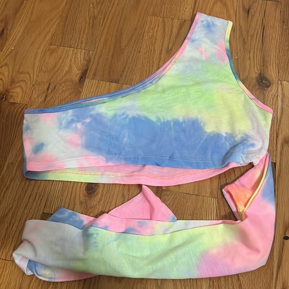 One shoulder tie dye crop top with wrap around tie - Picture 2 of 2